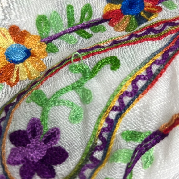 Colorful Floral Top - Summer Top - NWT - Picture 3 of 3